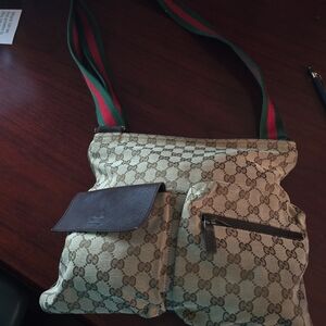 Authentic Gucci Vintage GG Canvas Web Messenger Bag